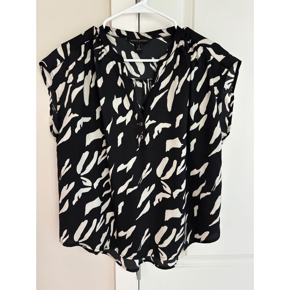 Banana Republic Button Dolman Top, Cap Sleeve Blouse, Black and Cream M